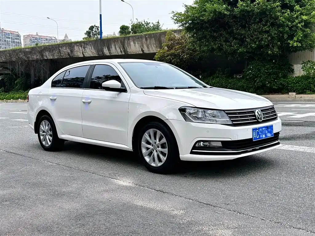 Lavida 1.6 L Auto Comfort