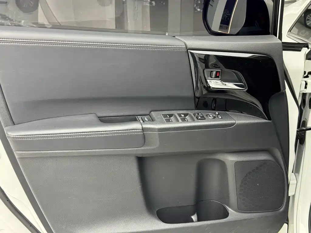 Elysion 2.0 L Hybrid Luxury