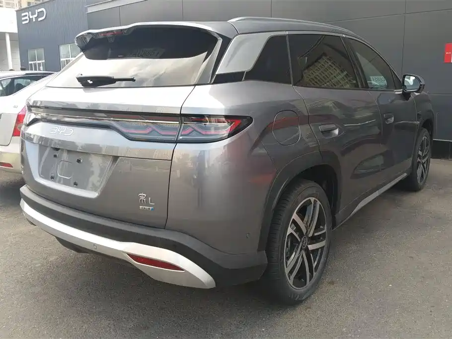 Song L DM-i 130 KM Transcend