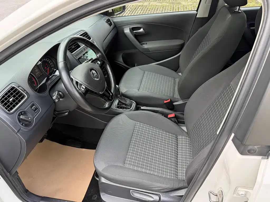 Polo 1.6 L Auto Comfort