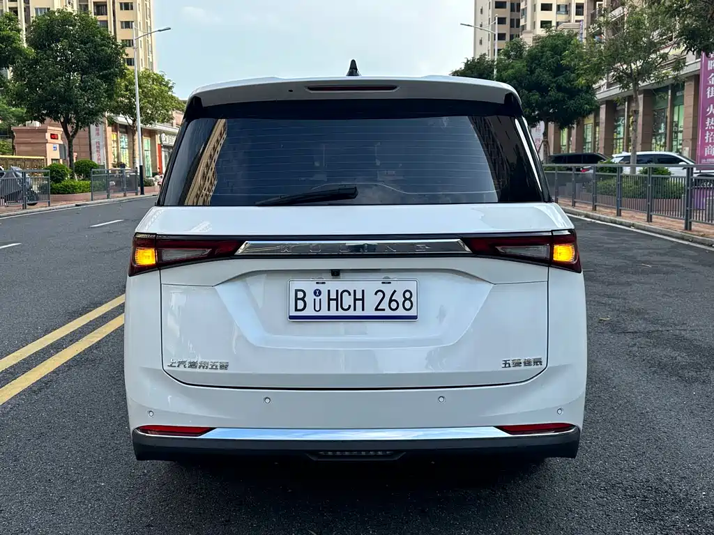 Wuling Jiachen 1.5 T CVT Premium Flagship