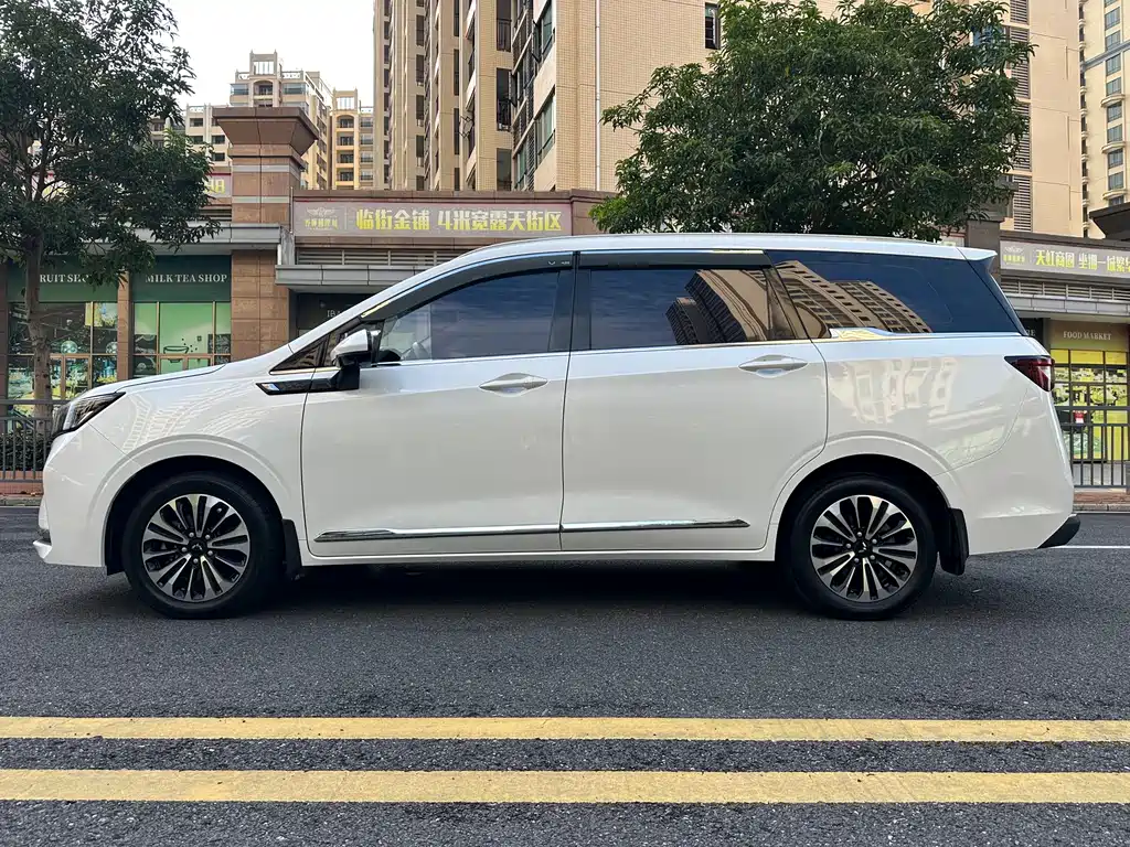 Wuling Jiachen 1.5 T CVT Premium Flagship