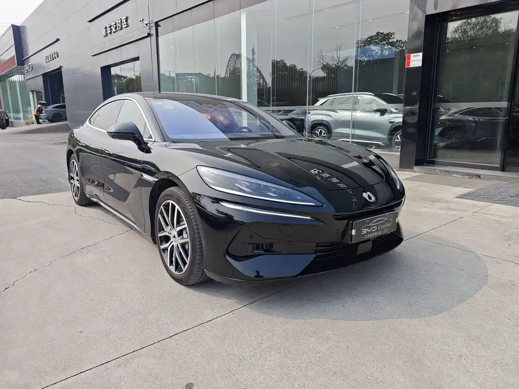 Denza Z9 1100 km 4 WD Max