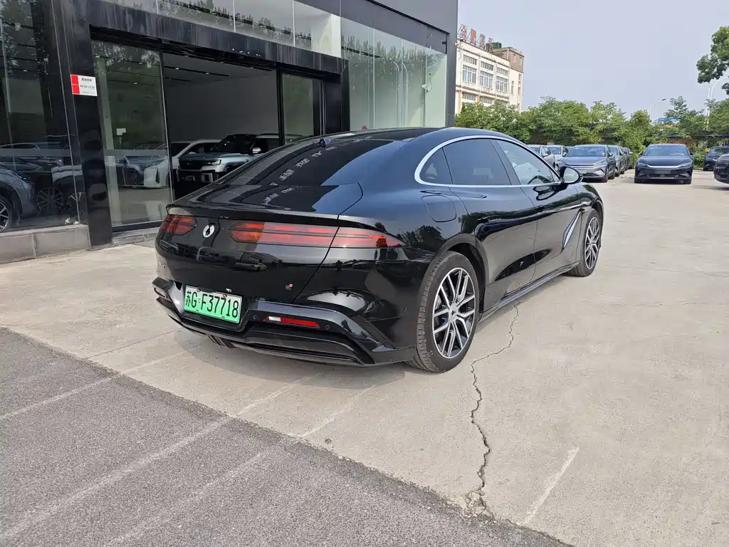 Denza Z9 1100 km 4 WD Max