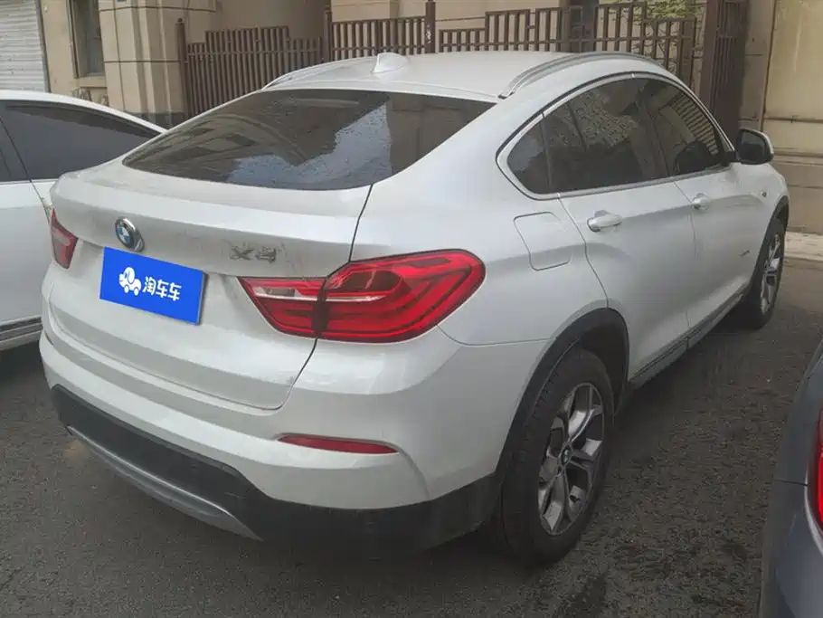 BMW X4 xDrive20 i X Design Package