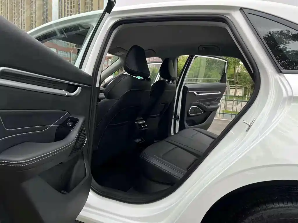 Emgrand 4 th Gen 1.5 L CVT Elite