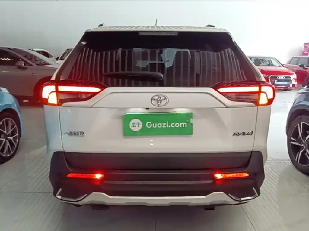 RAV4 2.0 L CVT 2 WD Style
