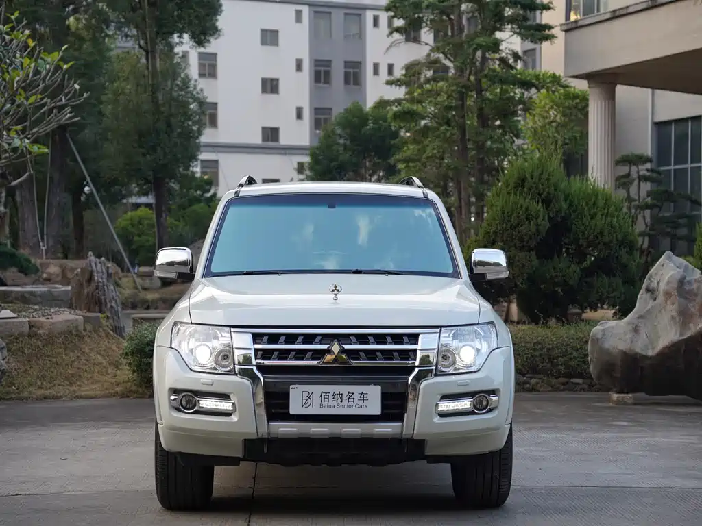 Pajero (Import) 帕杰罗(进口) V93 2020款 3.0 L 中东版