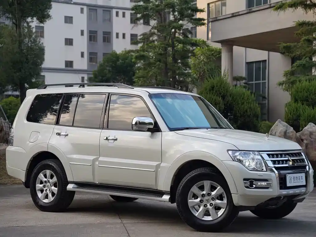 Pajero (Import) 帕杰罗(进口) V93 2020款 3.0 L 中东版