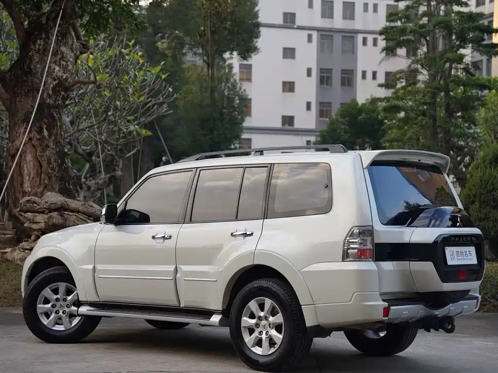 Pajero (Import) 帕杰罗(进口) V93 2020款 3.0 L 中东版