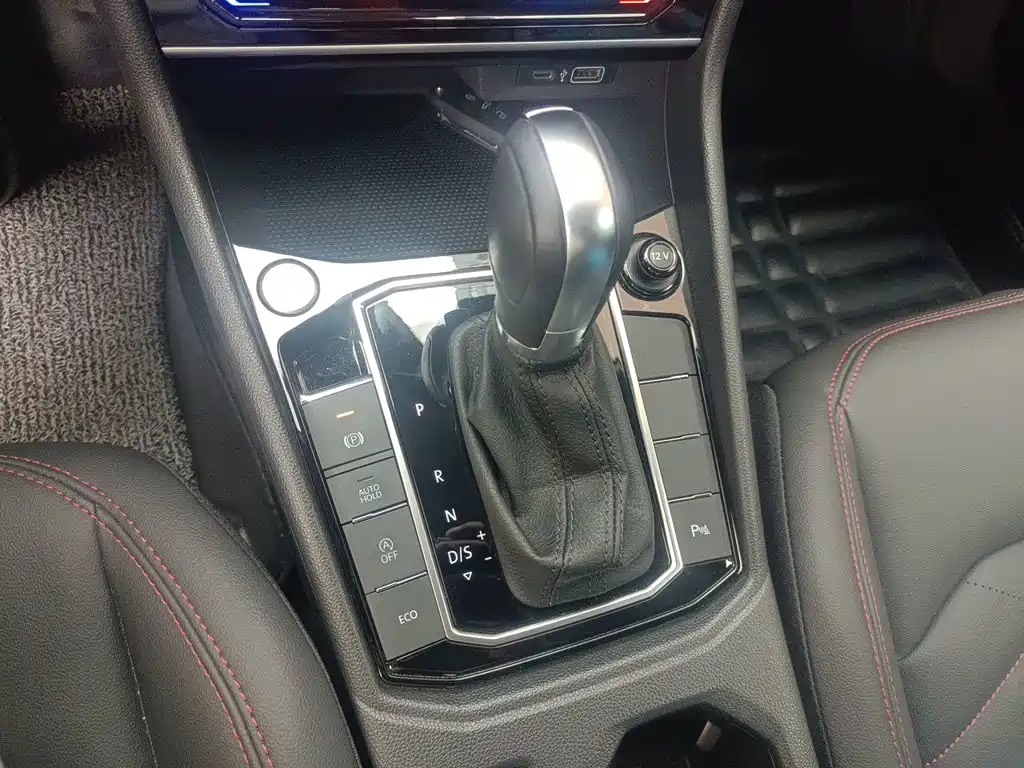 Lavida 300 TSI DSG Starry Sky Leading