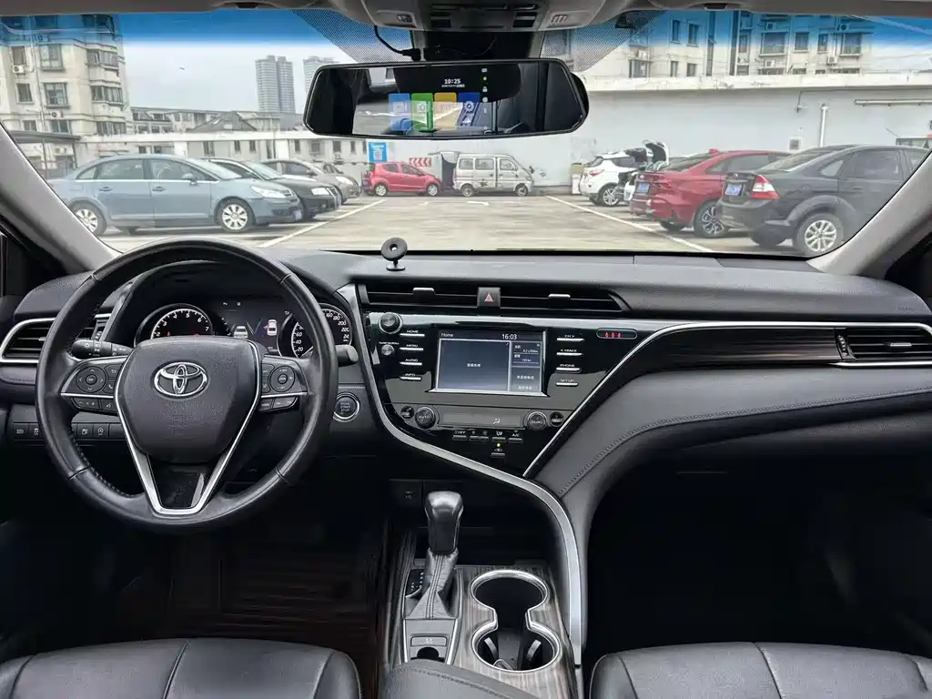 Camry 2.0 G Luxury