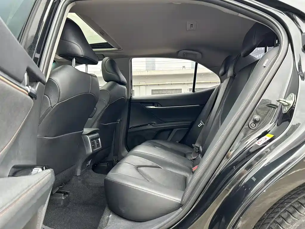 Camry 2.0 G Luxury