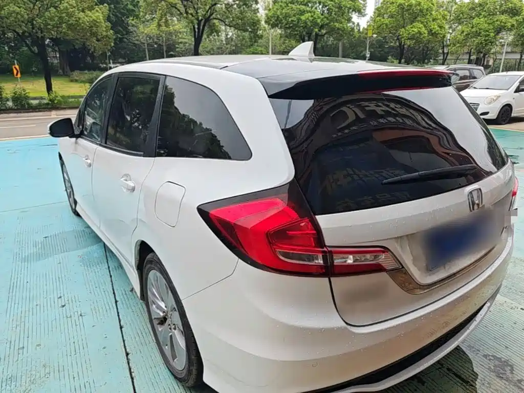 Jade 1.8 L Auto Comfort 5-seat