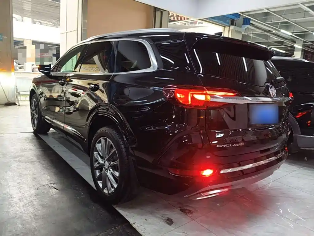 Enclave 652 T 2 WD Distinguished 7-seat