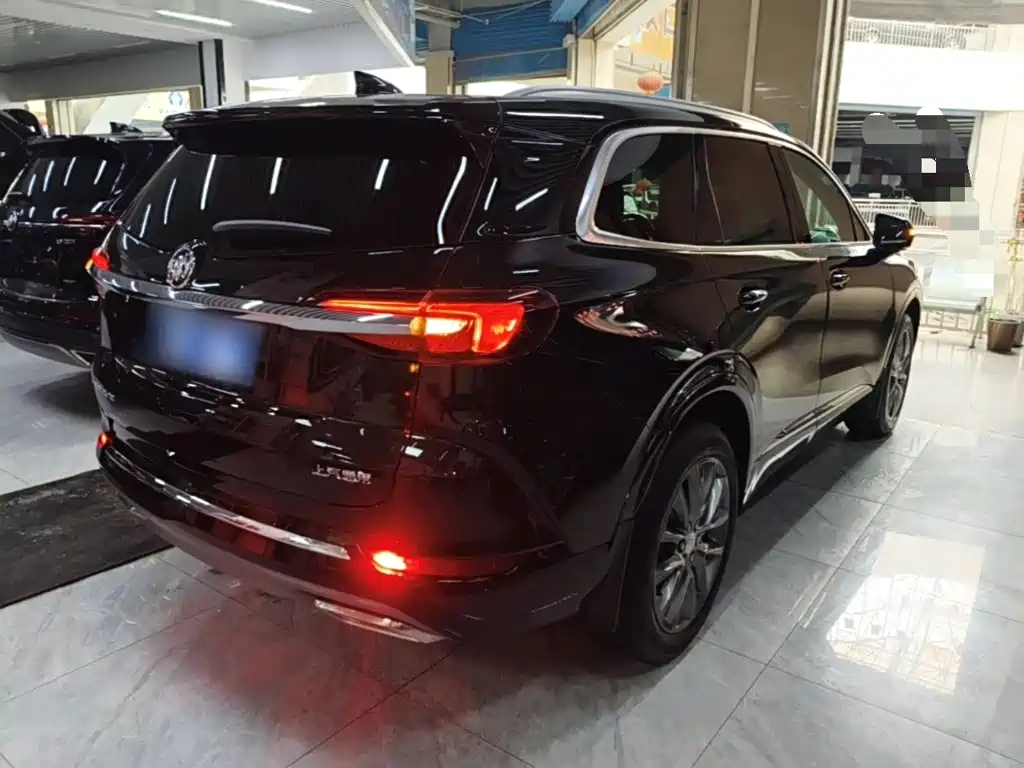 Enclave 652 T 2 WD Distinguished 7-seat