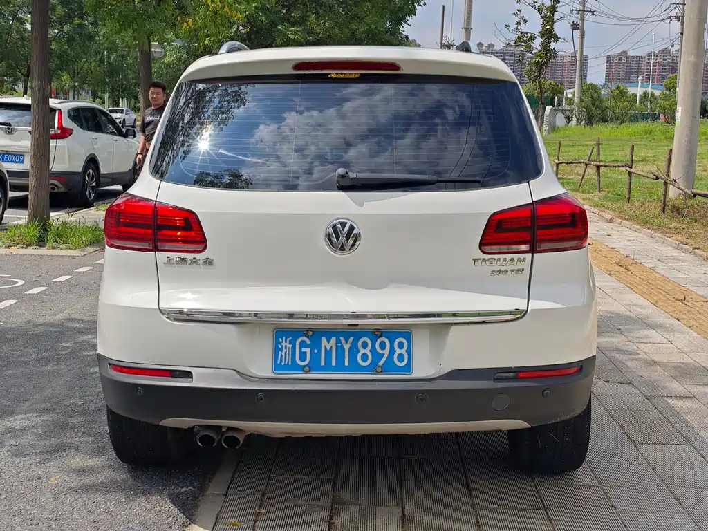 Tiguan 300 TSI Auto 4 WD Luxury