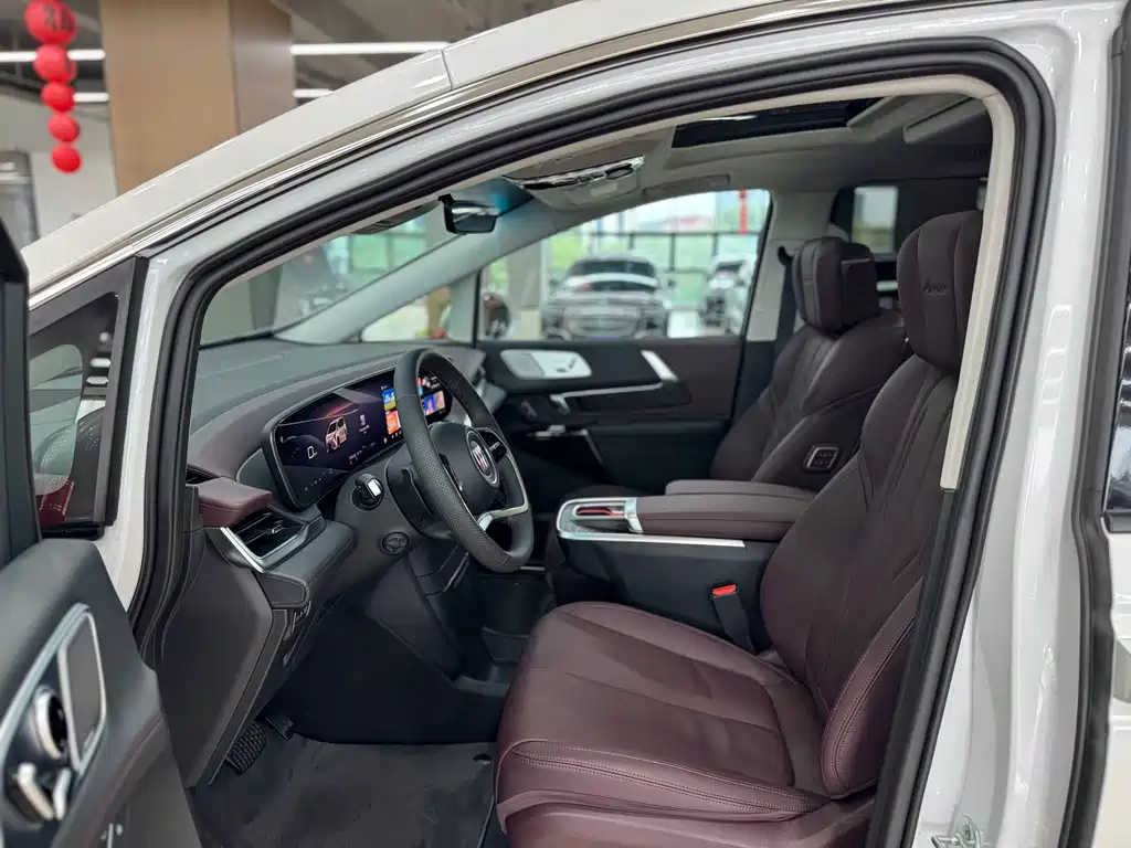 Century 2.0 T 7-seat Heritage