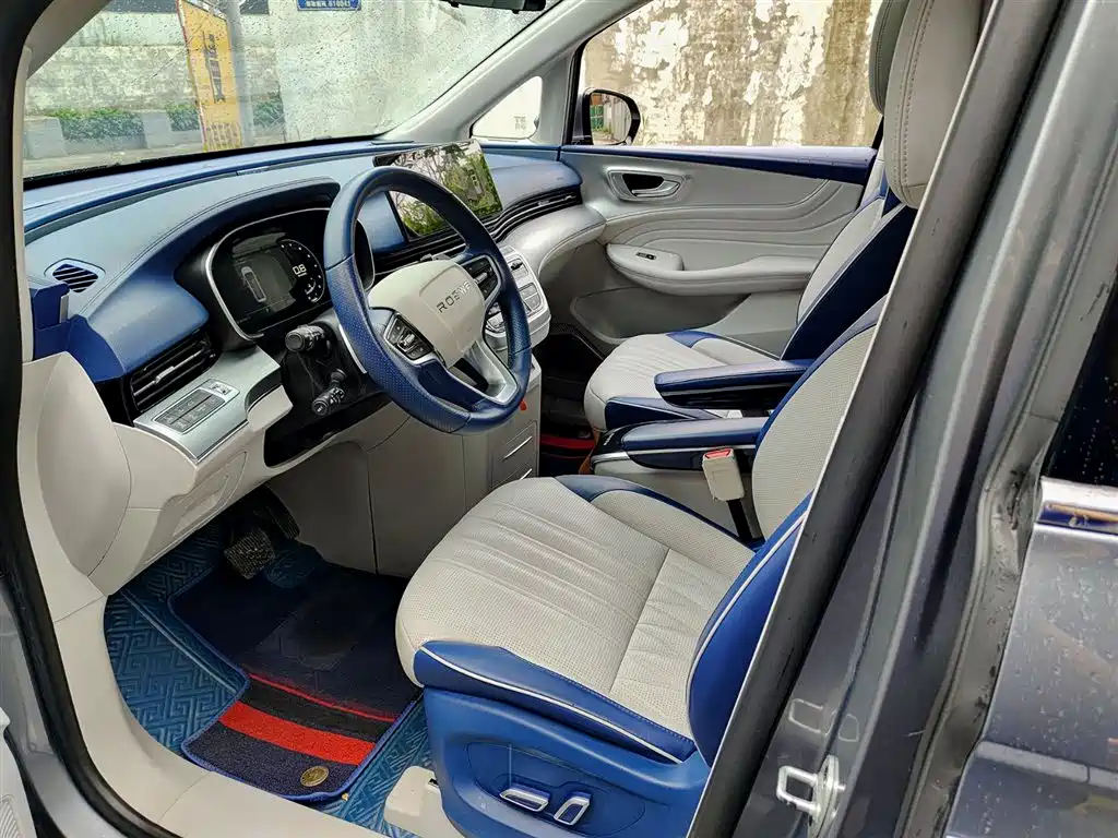 Roewe iMAX8 400 TGI Honored