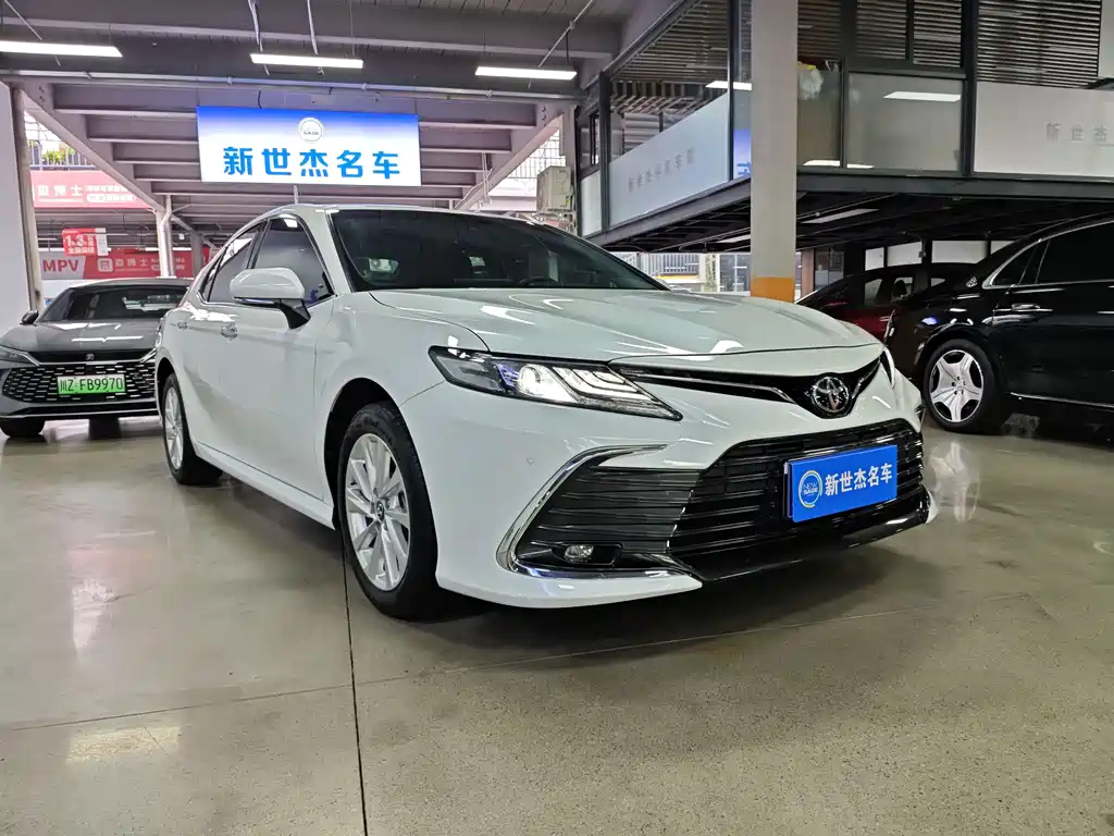 Camry 2.0 G Luxury
