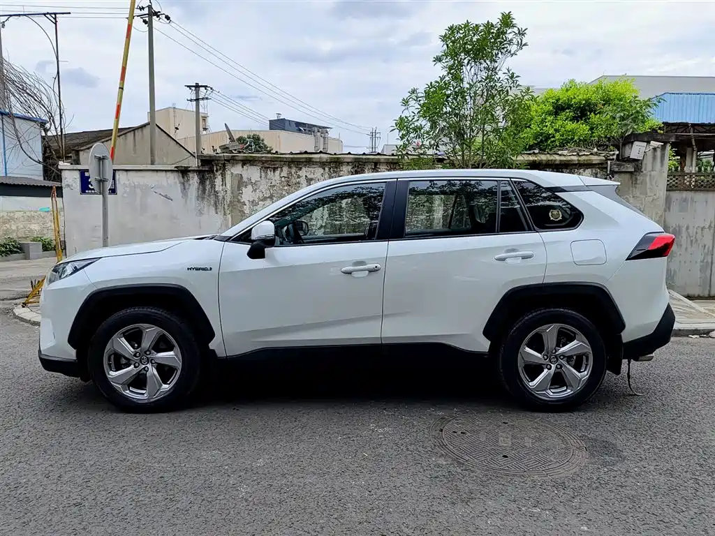 RAV4 2.0 L CVT 2 WD Style