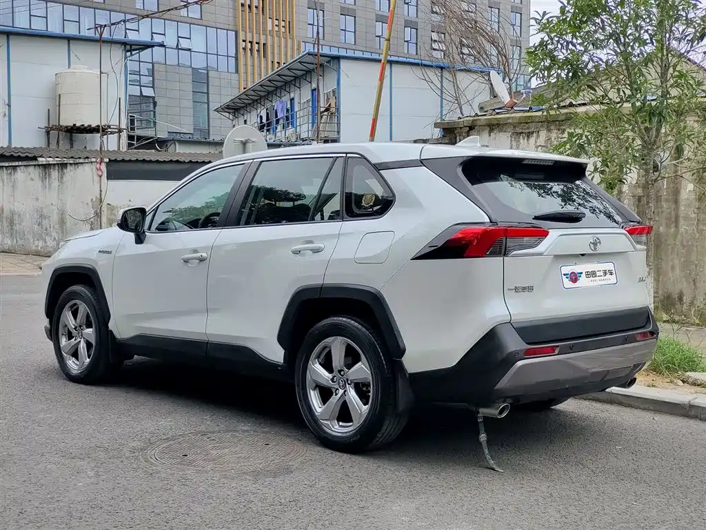 RAV4 2.0 L CVT 2 WD Style