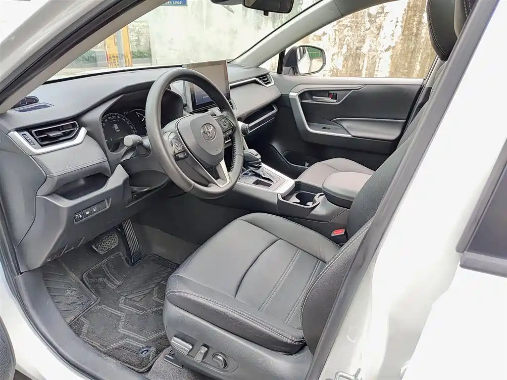 RAV4 2.0 L CVT 2 WD Style