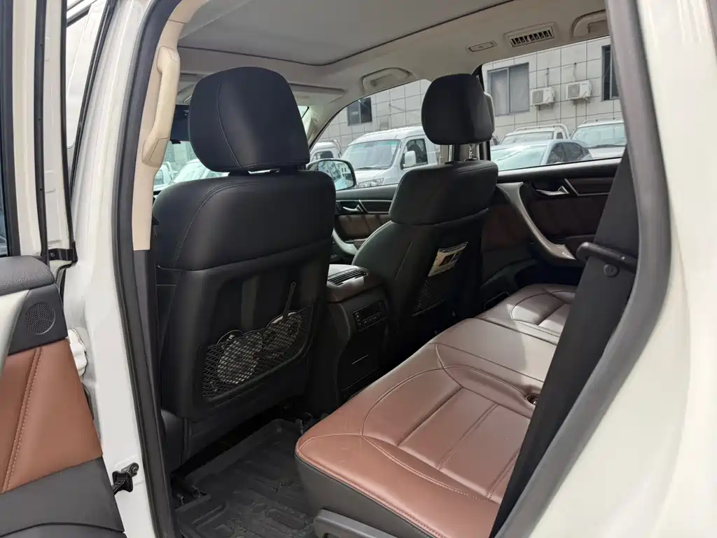 Haval H9 2.0 T Gasoline 4 WD Luxury 7-seat