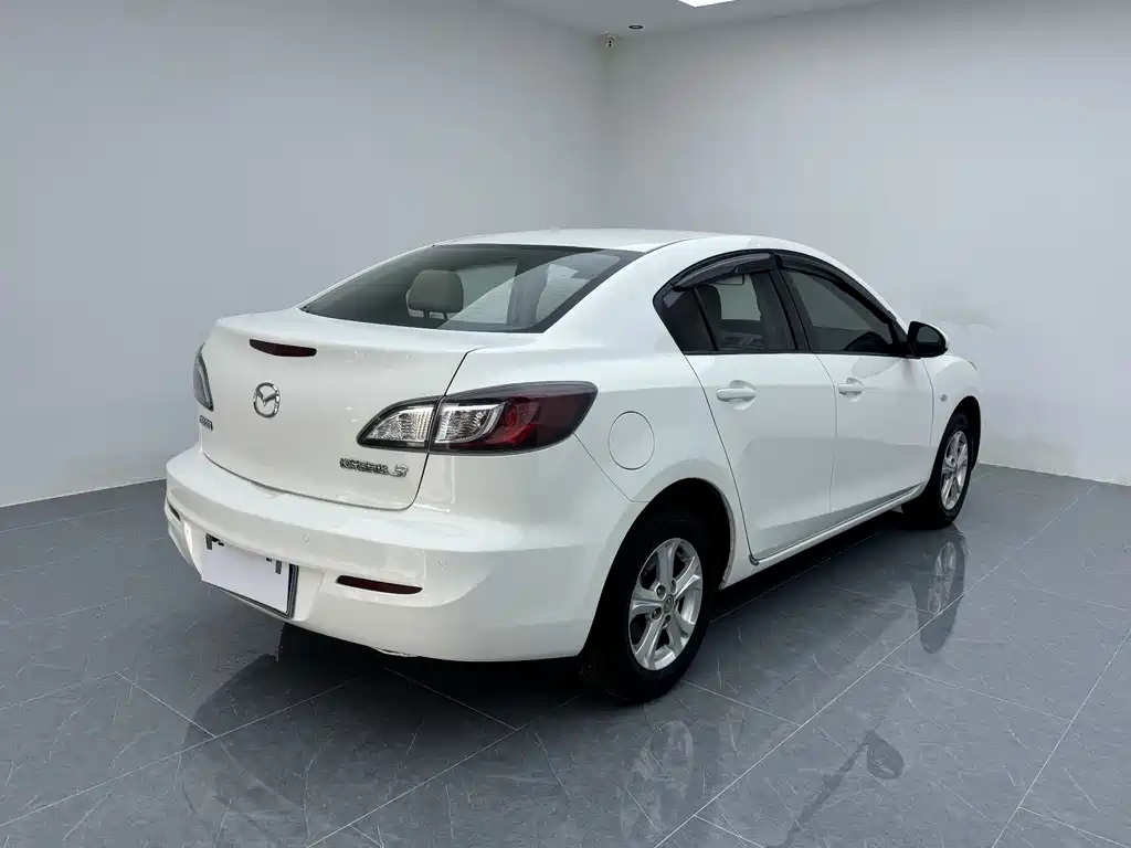 Mazda 3 Star 马自达3星骋 2015款 三厢 1.6 L 自动舒适型