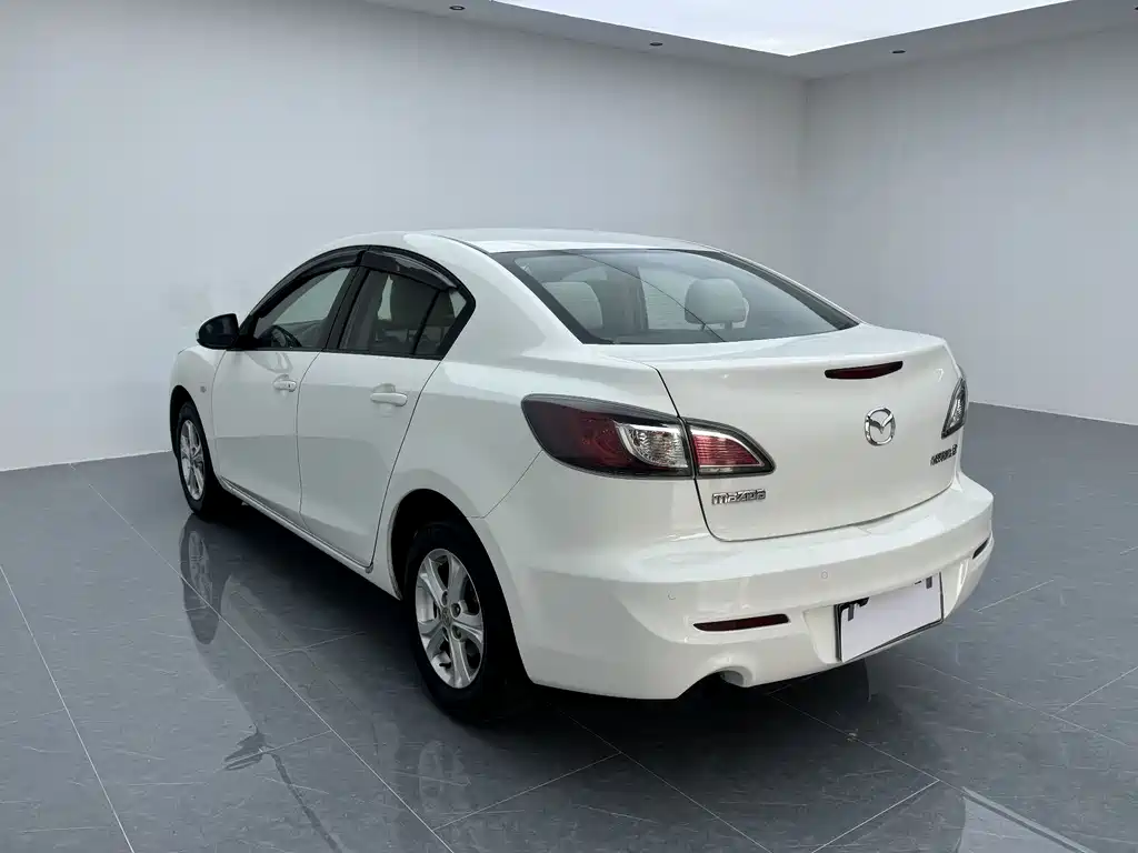 Mazda 3 Star 马自达3星骋 2015款 三厢 1.6 L 自动舒适型
