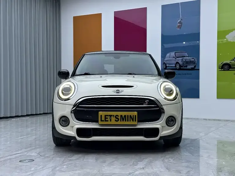 MINI 2.0 T COOPER S Artist
