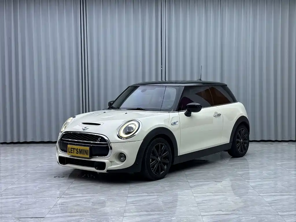 MINI 2.0 T COOPER S Artist