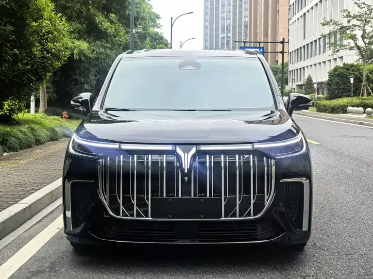 Voyah Dreamer PHEV Ultra Long Range Distinguished