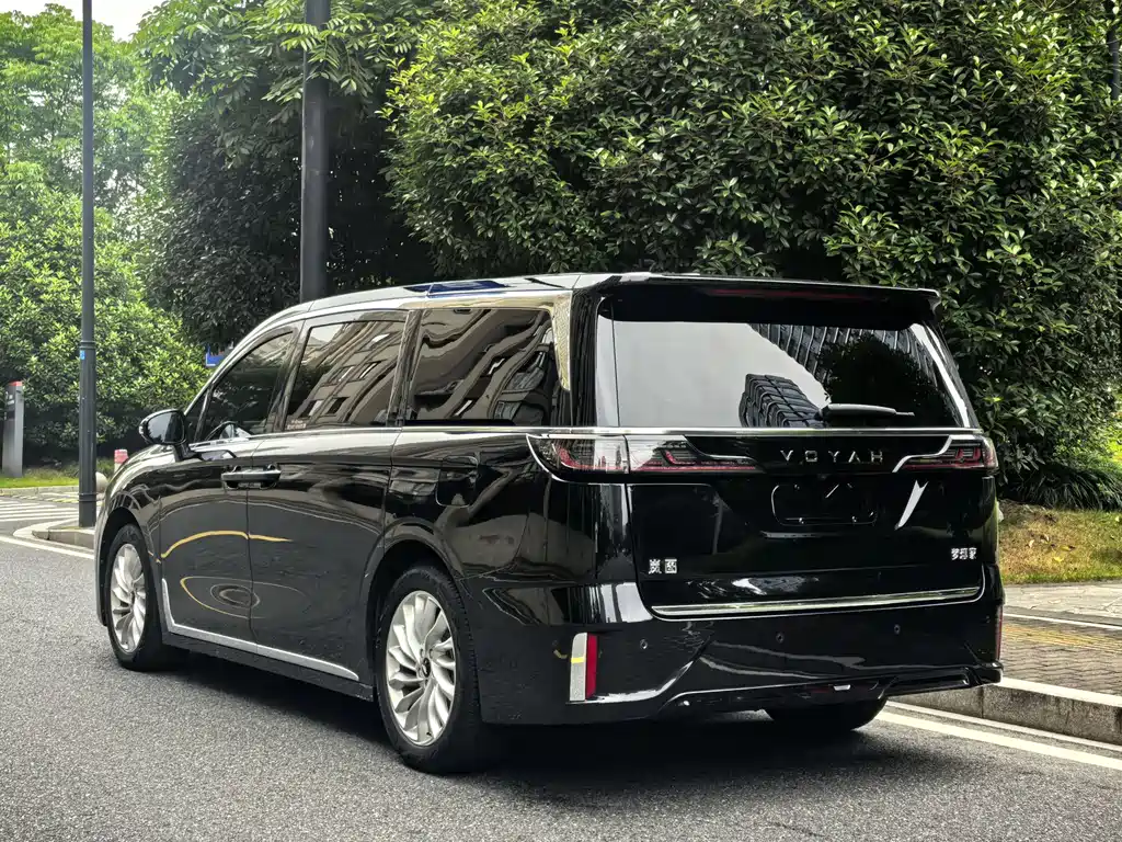 Voyah Dreamer PHEV Ultra Long Range Distinguished