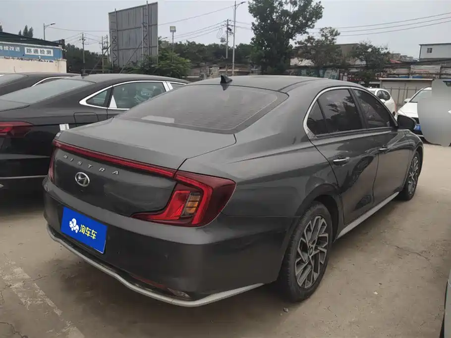Mistra 1.8 L CVT GLX Elite