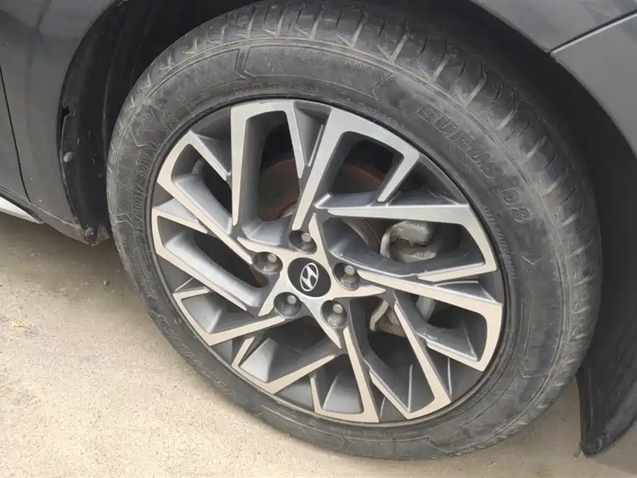 Mistra 1.8 L CVT GLX Elite