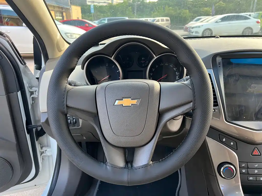 Cruze 1.5 L Classic SE MT