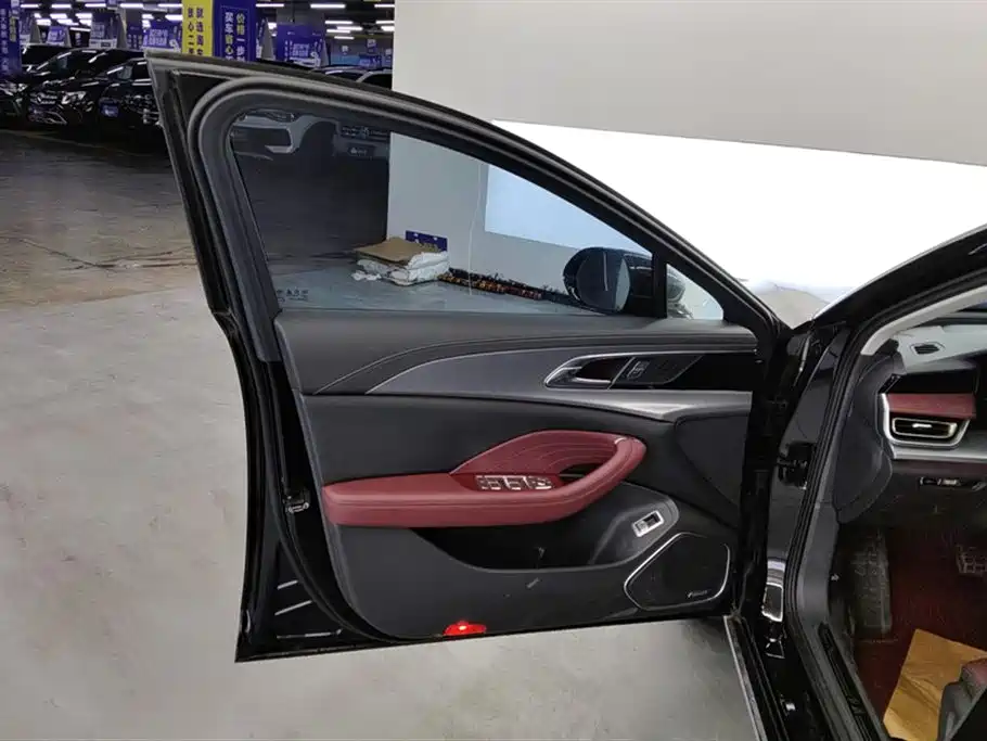 Hongqi H5 2.0 T Auto Connected Flagship