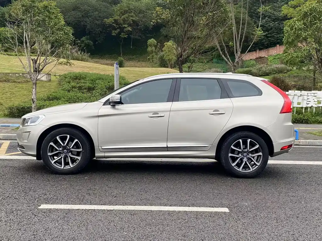 Volvo XC60 T5 AWD Smart Vision