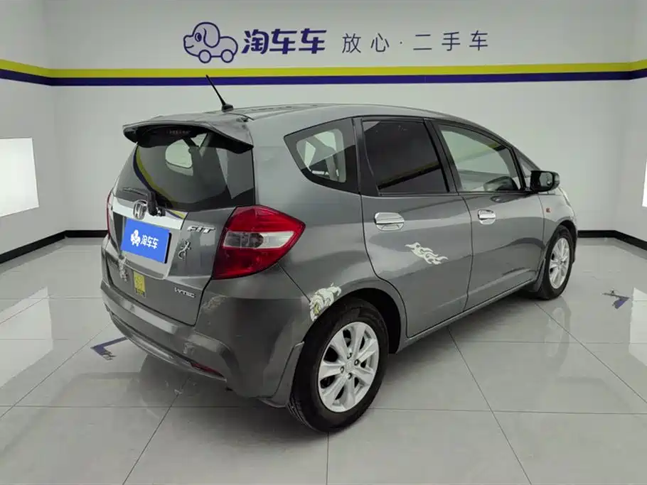 Fit 1.5 L Auto Luxury