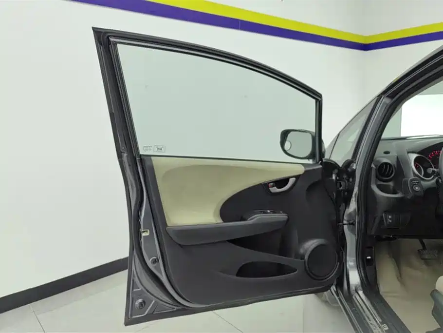 Fit 1.5 L Auto Luxury