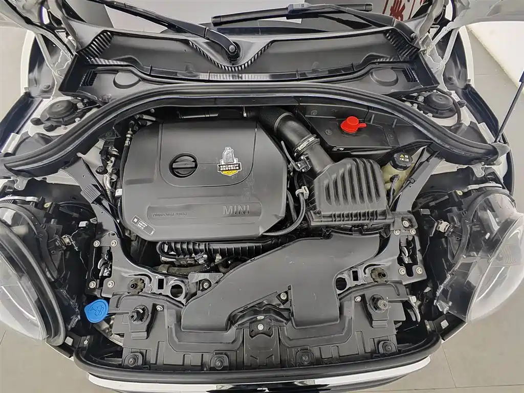 MINI CLUBMAN MINI CLUBMAN 2023款 改款 1.5 T COOPER 经典派