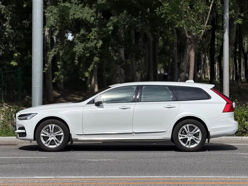 Volvo V90 沃尔沃V90 2019款 Cross Country T5 AWD 智远版 国VI
