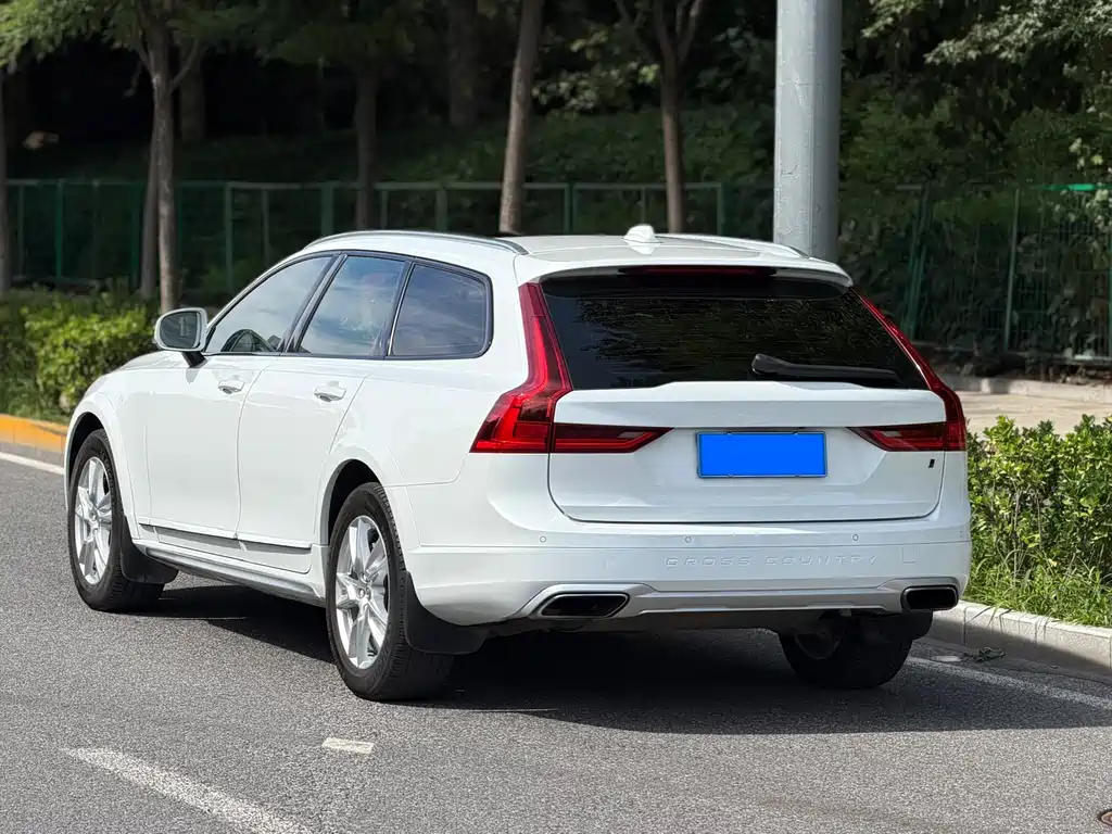 Volvo V90 沃尔沃V90 2019款 Cross Country T5 AWD 智远版 国VI