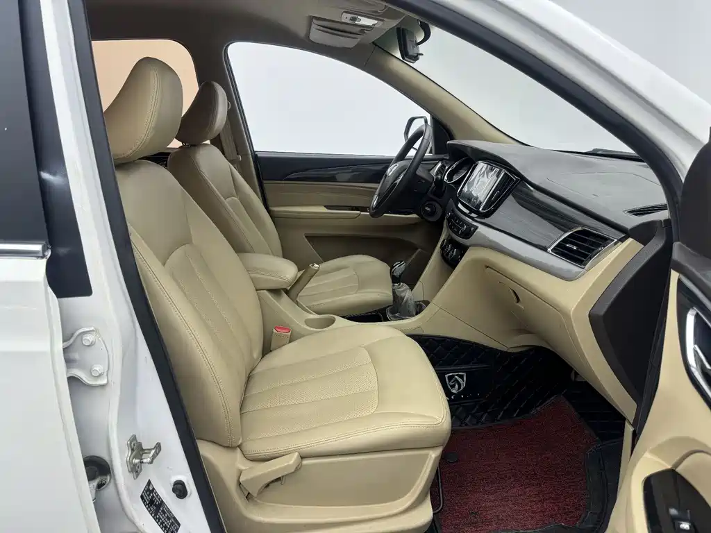 Baojun 730 1.5 L Manual Value 7-seat CN-V
