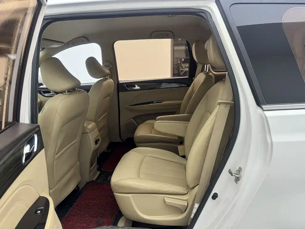 Baojun 730 1.5 L Manual Value 7-seat CN-V