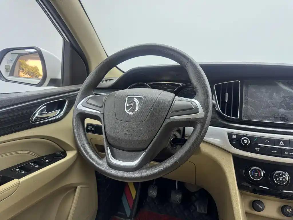 Baojun 730 1.5 L Manual Value 7-seat CN-V
