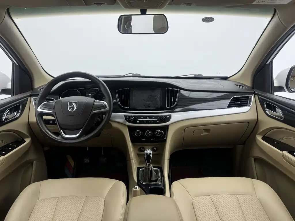 Baojun 730 1.5 L Manual Value 7-seat CN-V