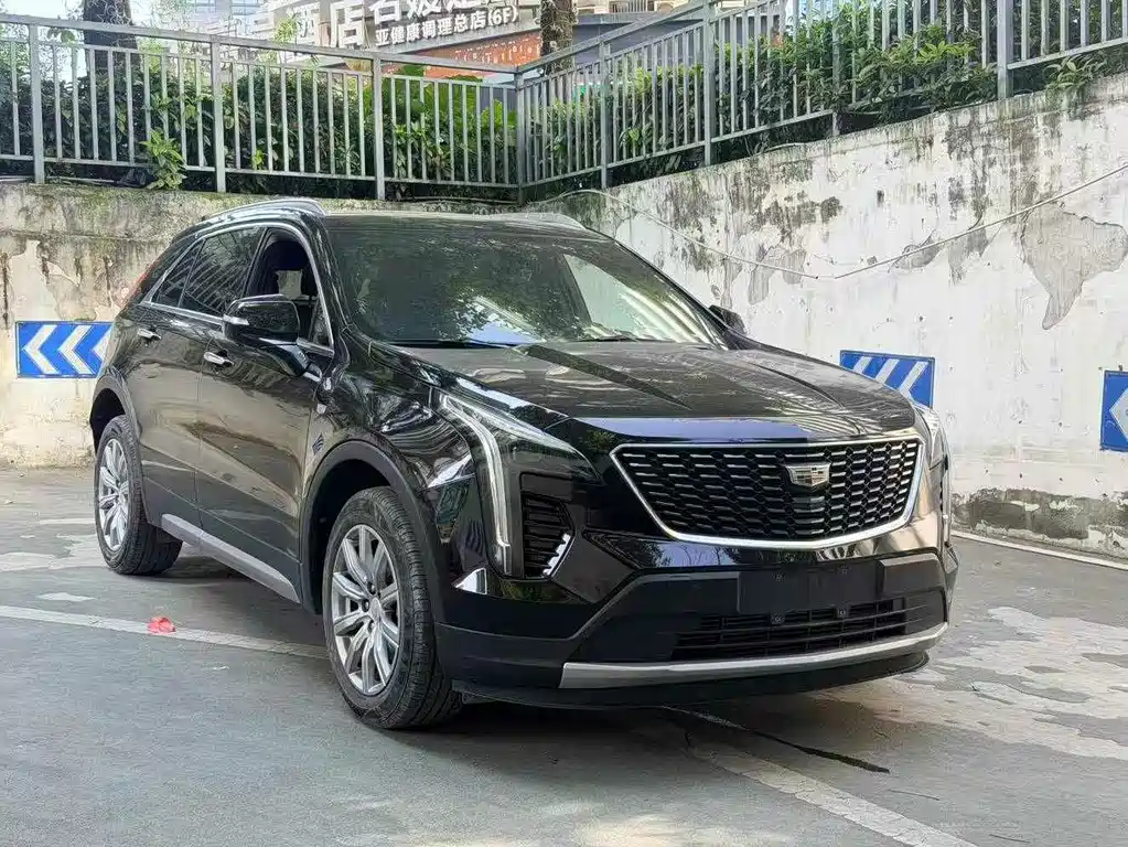 Cadillac XT4 28 T 2 WD Leading