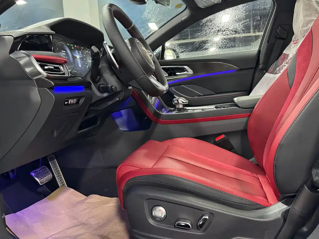 Hongqi H6 红旗H6 2025款 2.0 T 致臻版